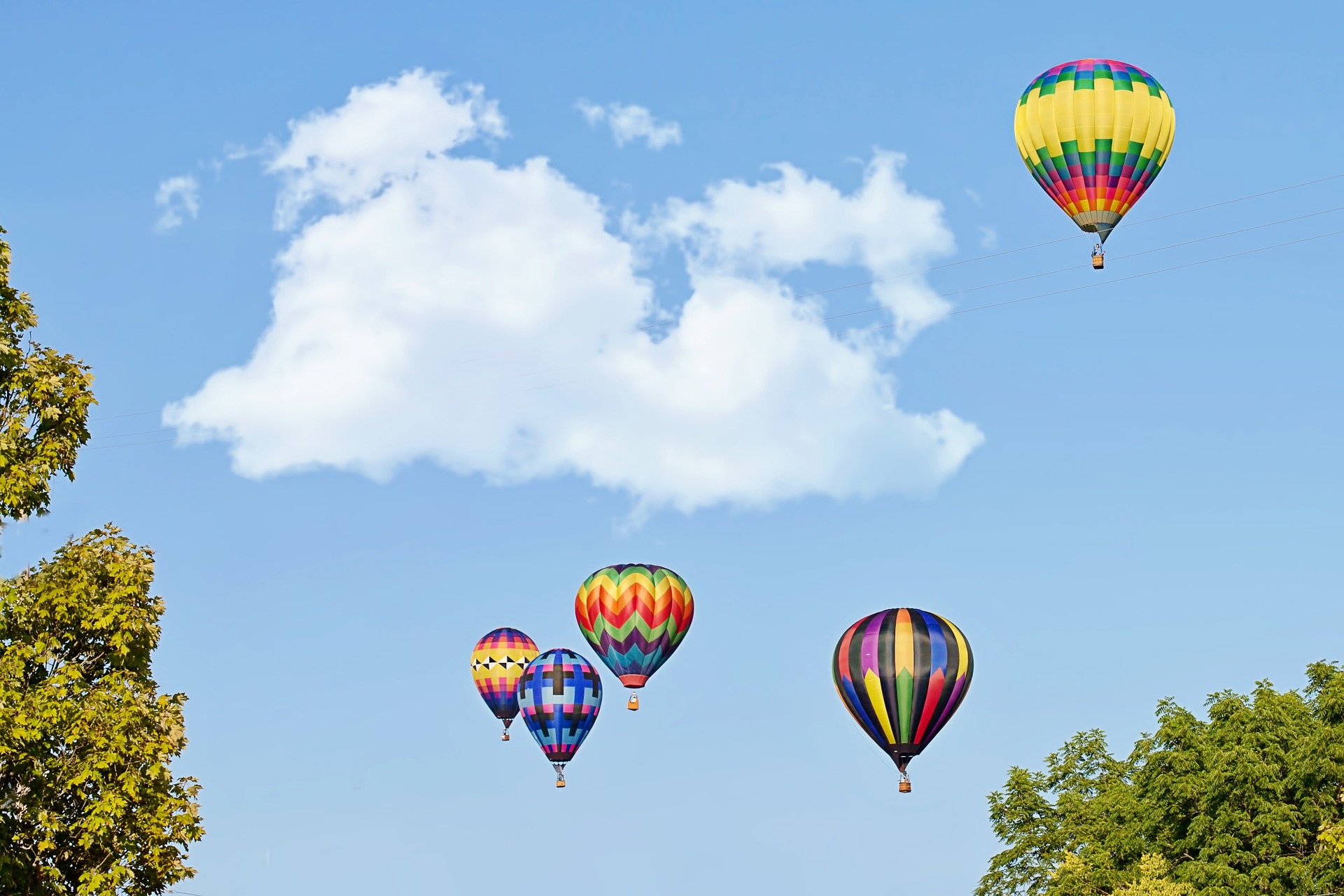 hot-air-balloons-4381677_1920